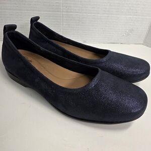 Clarks Unstructures Navy Darcey Vibe Flats 7M